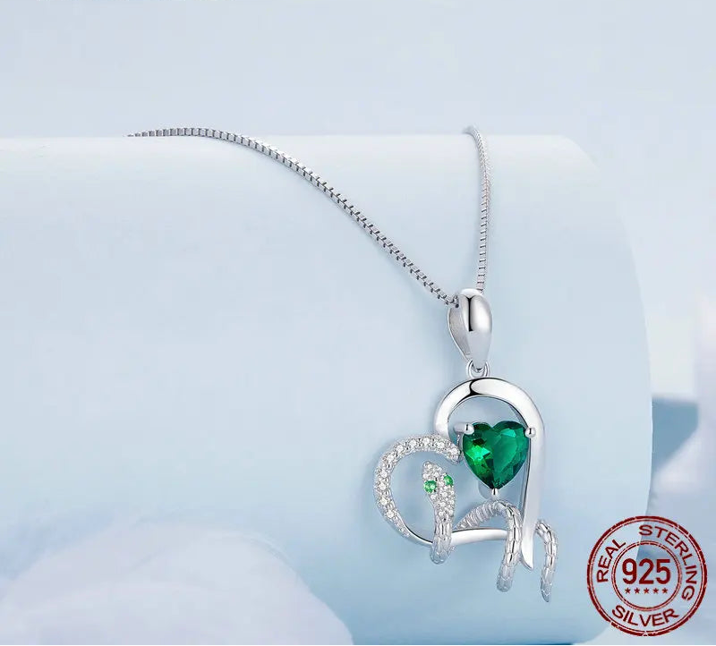 S925 Green Heart Snake Necklace